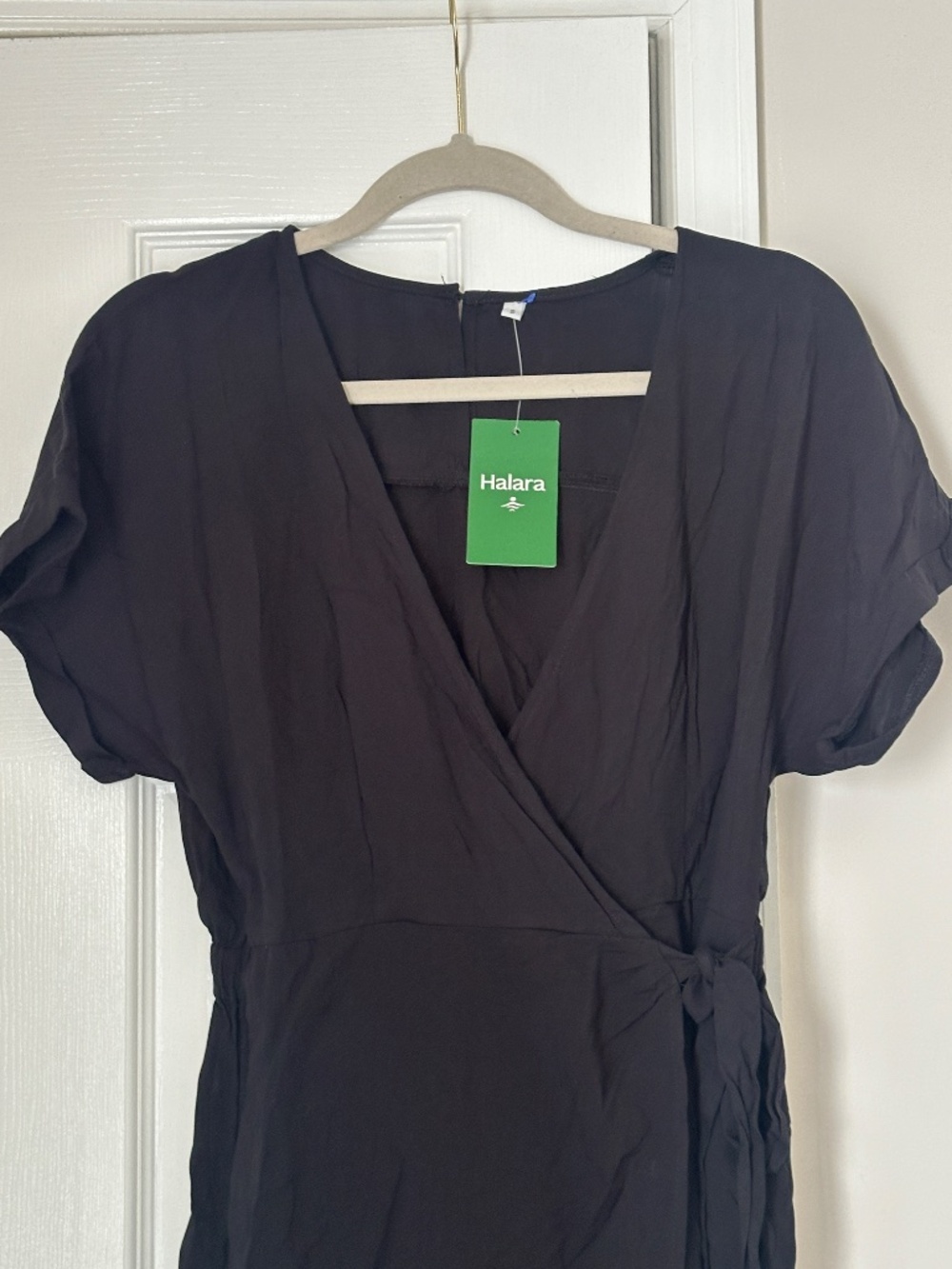 Brand New Halara Short Sleeve Wrap Romper Black Size Small Viscose Summer - Picture 2 of 10